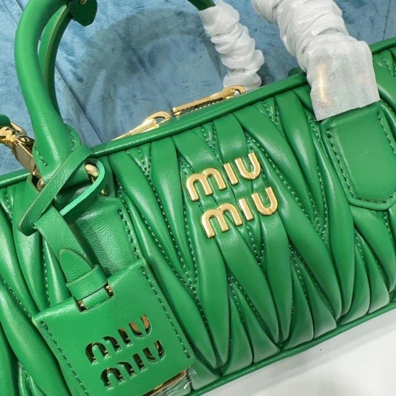 Minimalist MIX MIX Top Handle Bags 81600