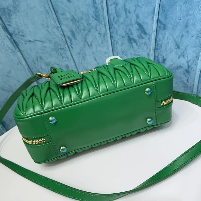 Minimalist MIX MIX Top Handle Bags 81600