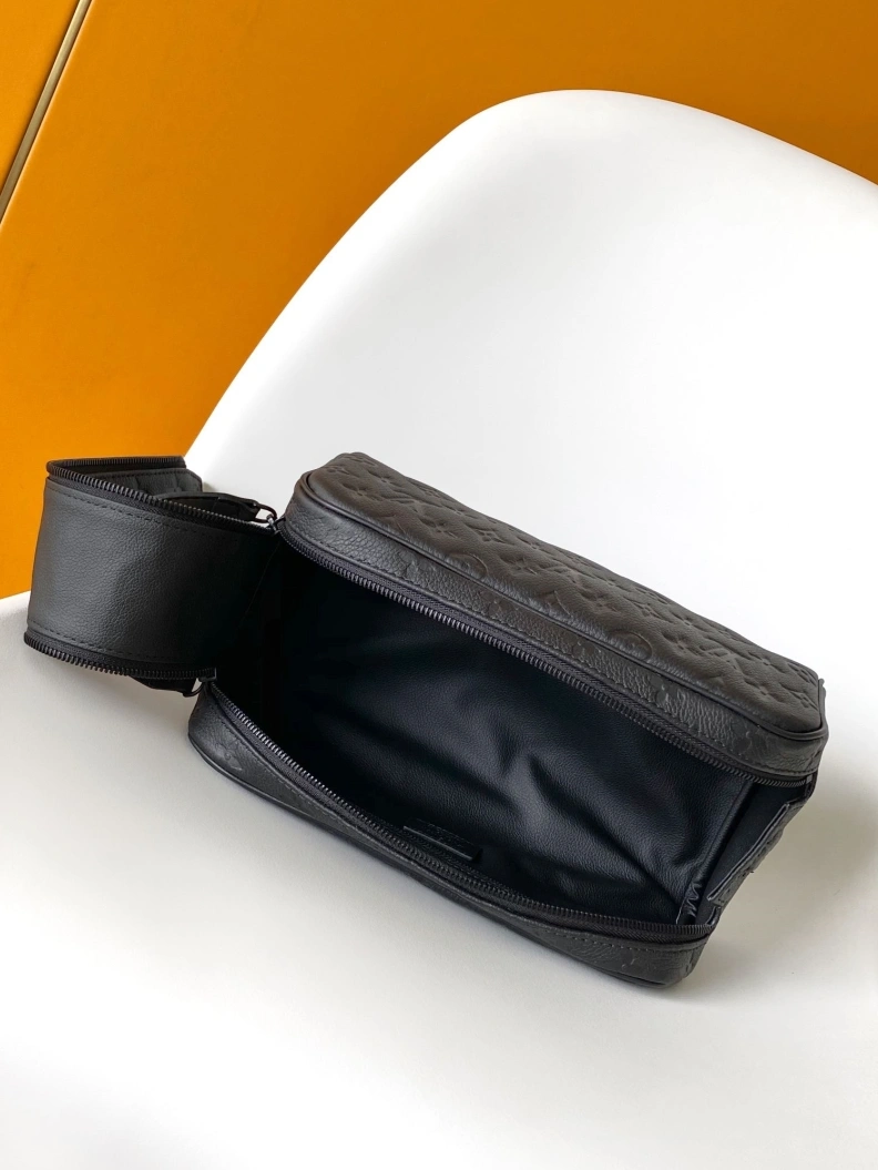 Trendsetting LX Cosmetic Bags 17759