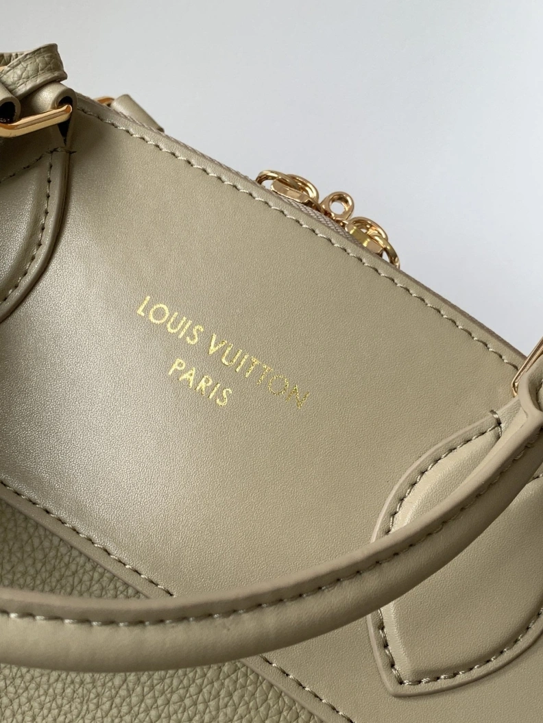 Versatile LX Top Handle Bags 17632