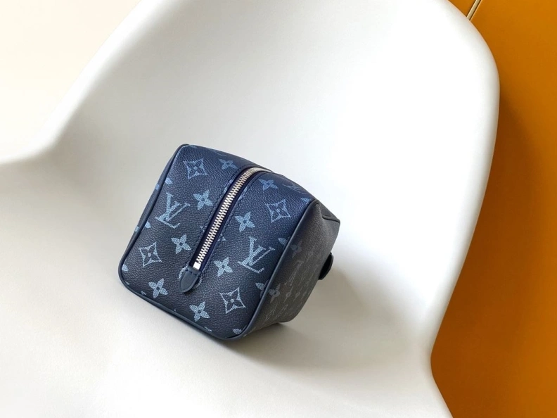 LX Cosmetic Bags Comfortable 17757