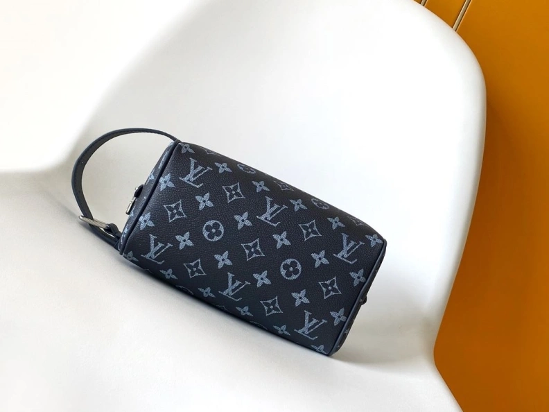 LX Cosmetic Bags Comfortable 17757