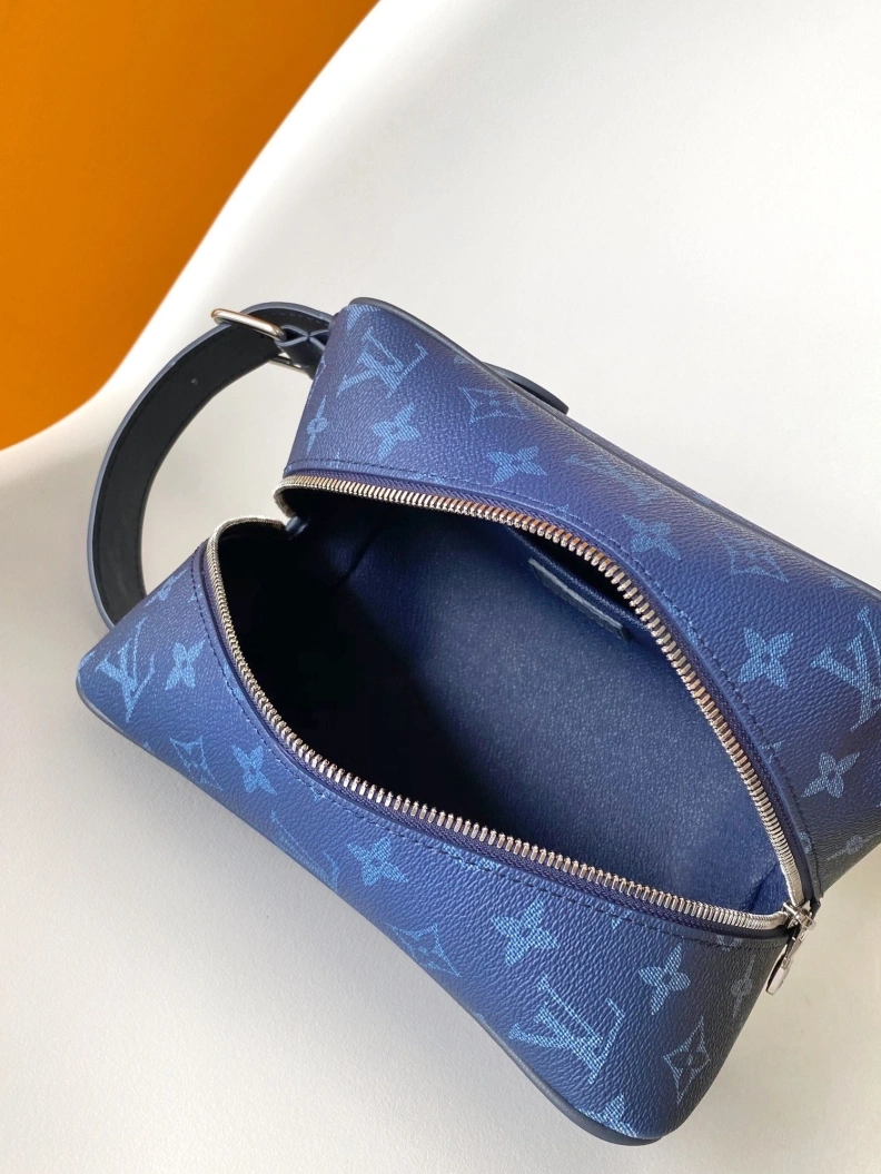 LX Cosmetic Bags Comfortable 17757