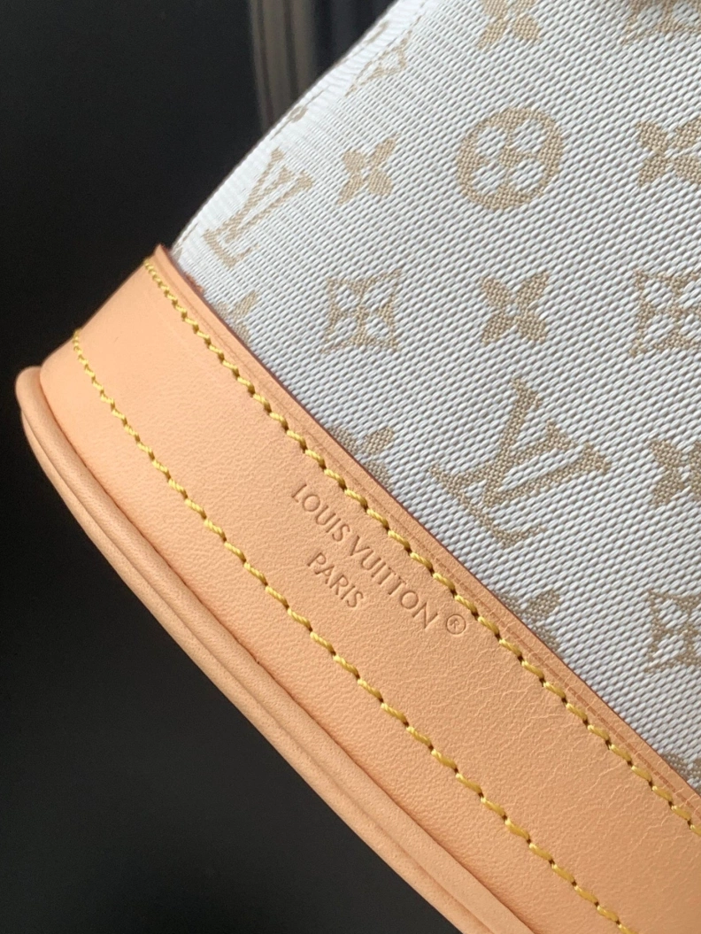 Modern LX Bucket Bags 17791
