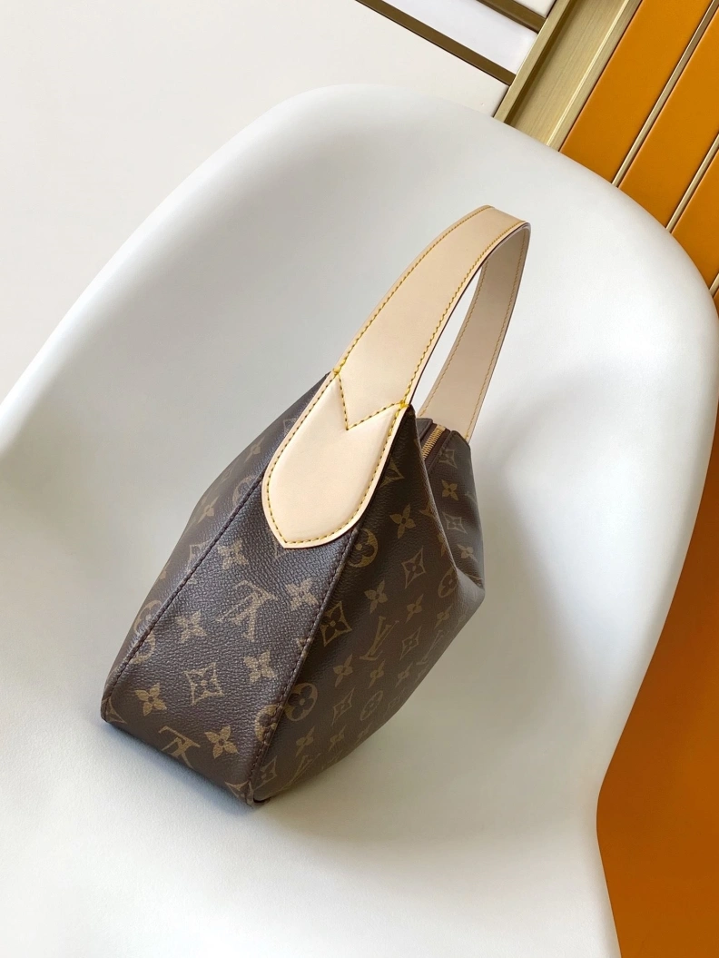 Trendsetting LX Top Handle Bags 17614