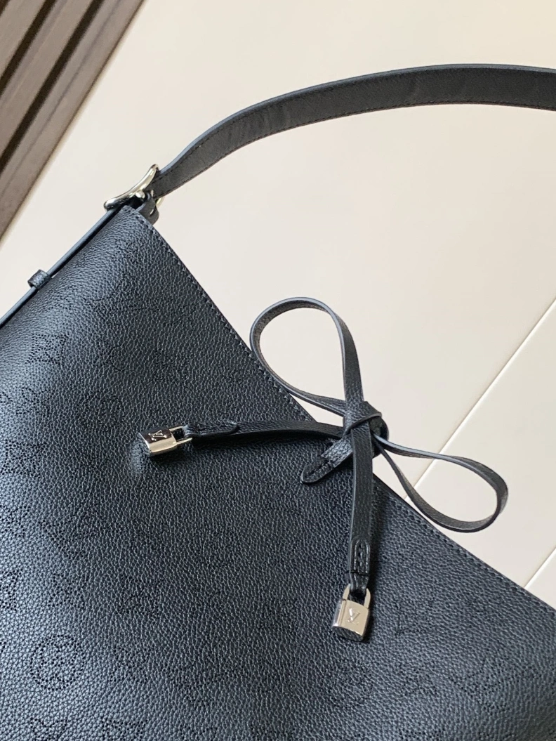 Resilient LX Top Handle Bags 17624