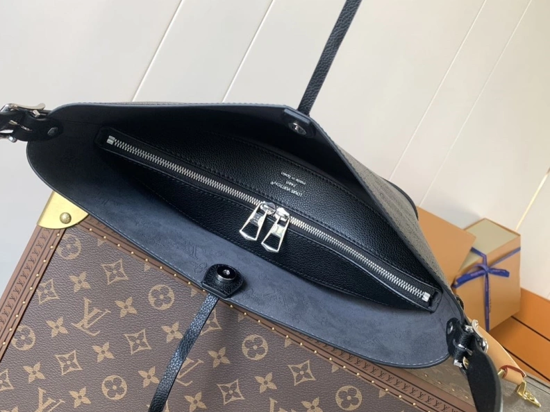 Resilient LX Top Handle Bags 17624