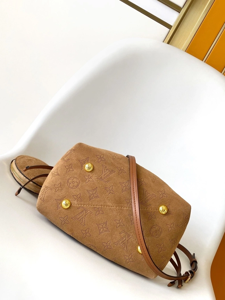 Soft LX Bucket Bags 17779