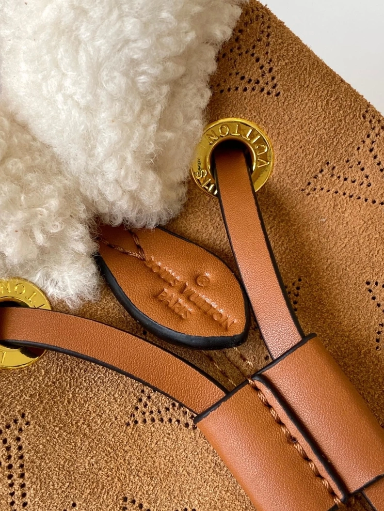 Soft LX Bucket Bags 17779
