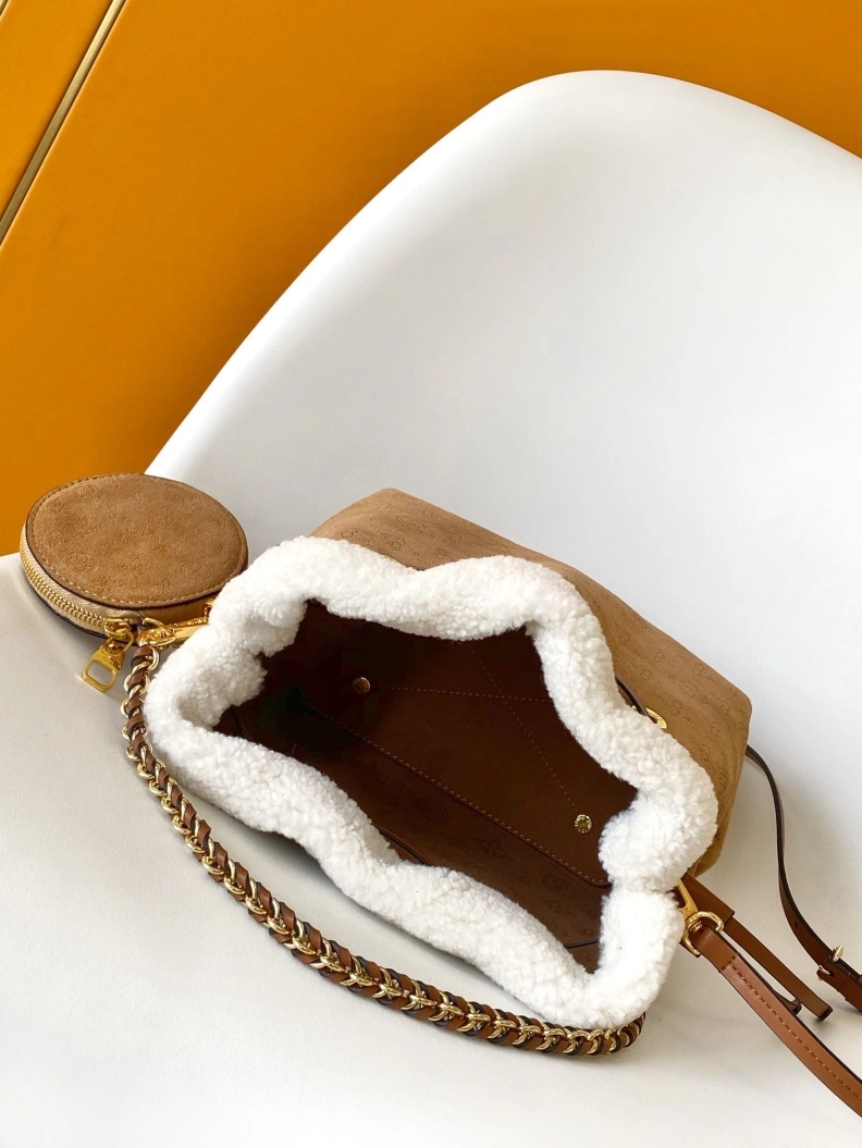 Soft LX Bucket Bags 17779