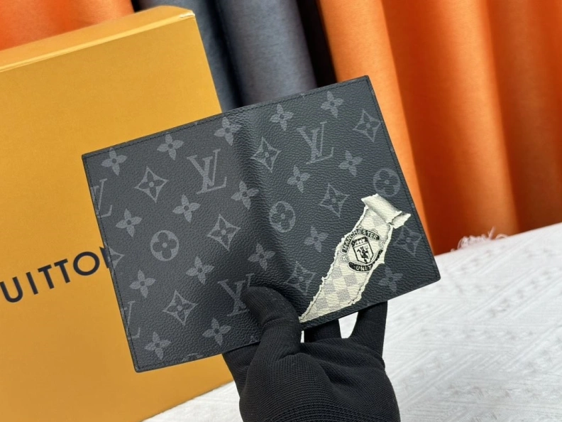 Functional LX Wallets 23997