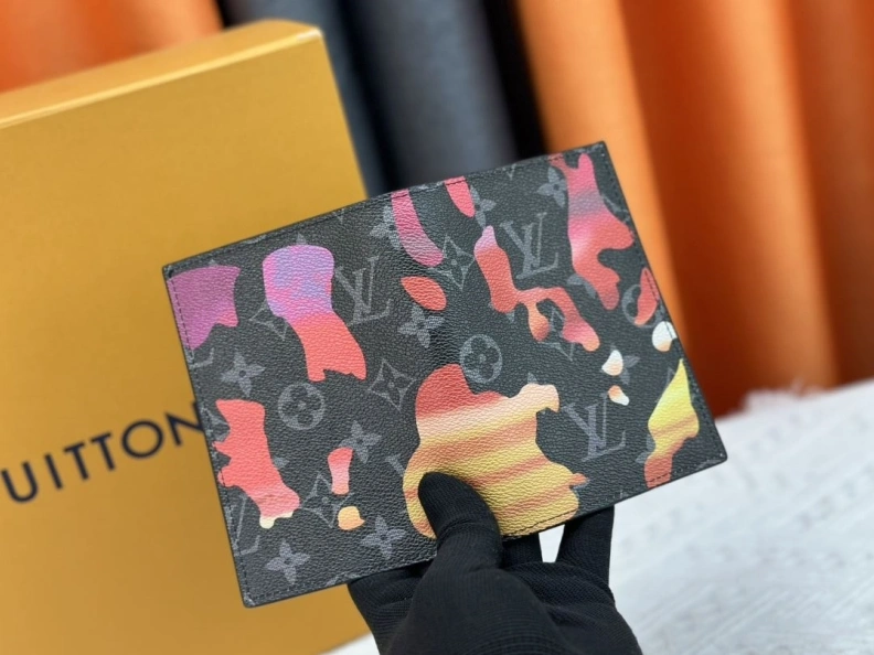 Modern LX Wallets 23972