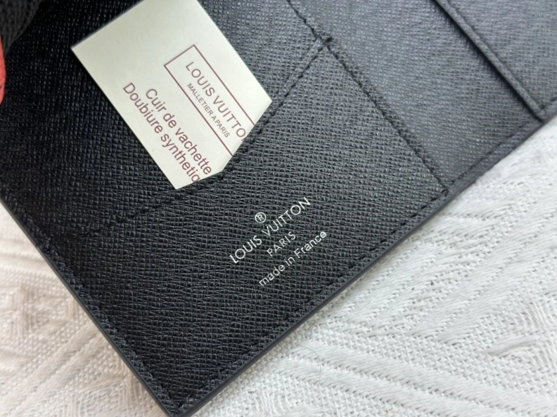 Modern LX Wallets 23972
