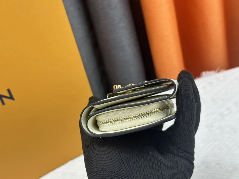 Classic LX Wallets 23980