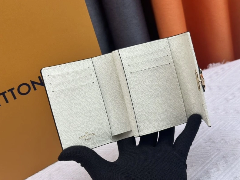 Classic LX Wallets 23980