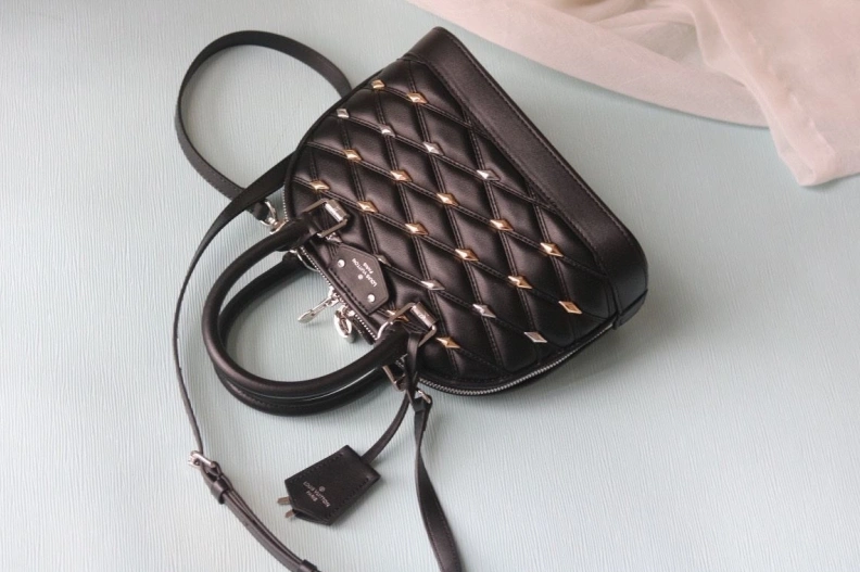 WellDesigned LX Top Handle Bags 24214