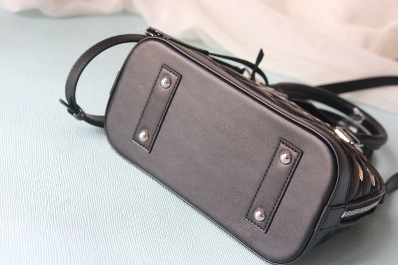 WellDesigned LX Top Handle Bags 24214
