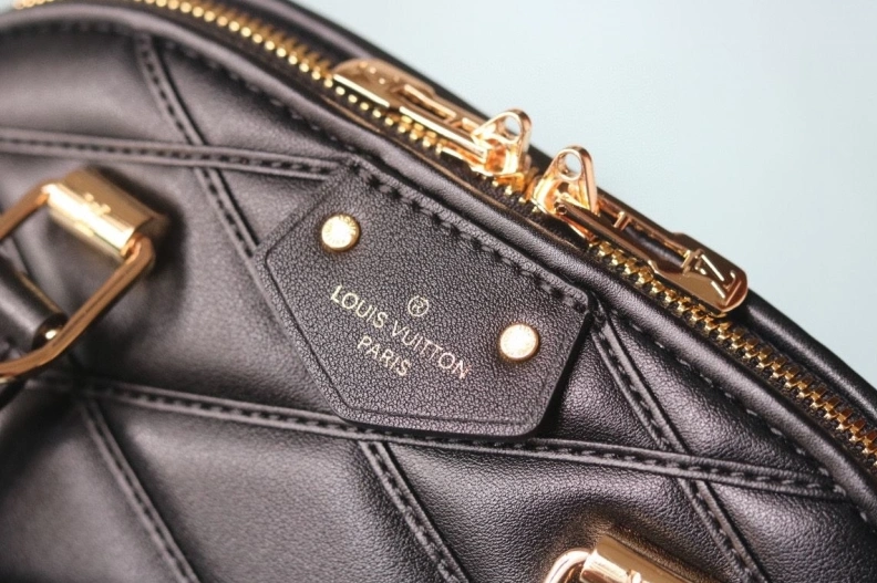LX Top Handle Bags Sleek 24216