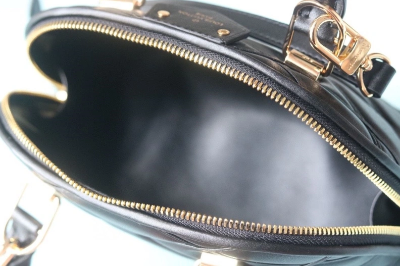 LX Top Handle Bags Sleek 24216