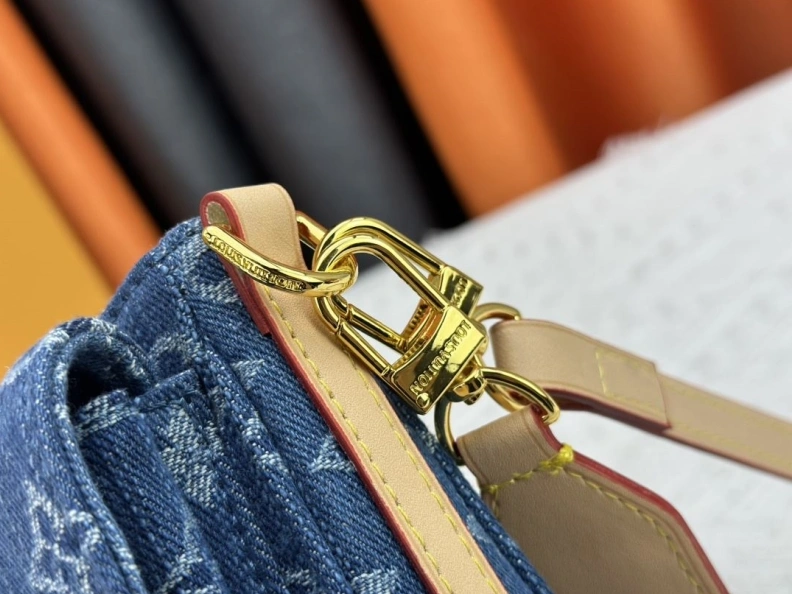 Trendsetting LX Satchel bags 24526