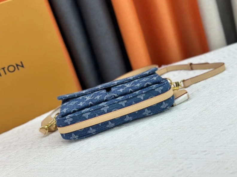Trendsetting LX Satchel bags 24526