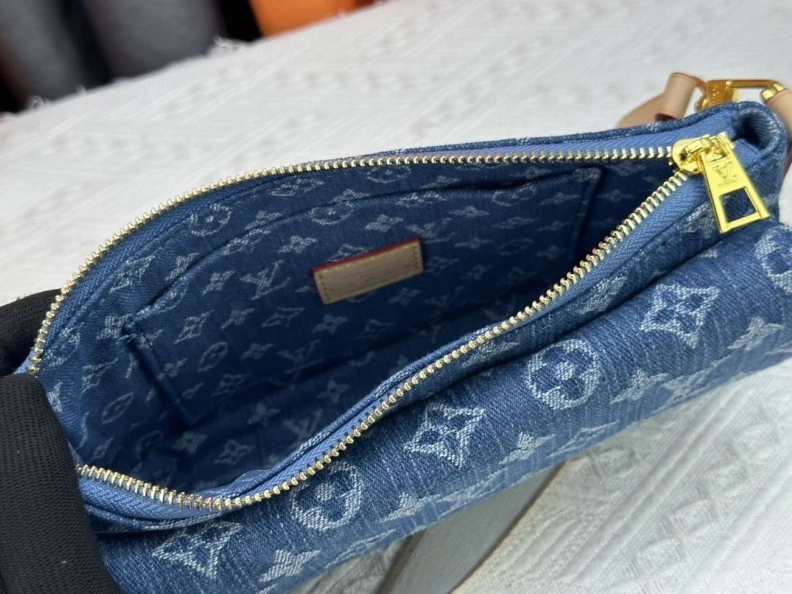 Trendsetting LX Satchel bags 24526