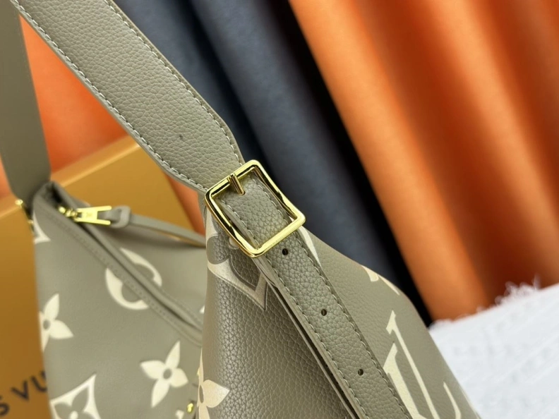 LX Top Handle Bags Functional 24186