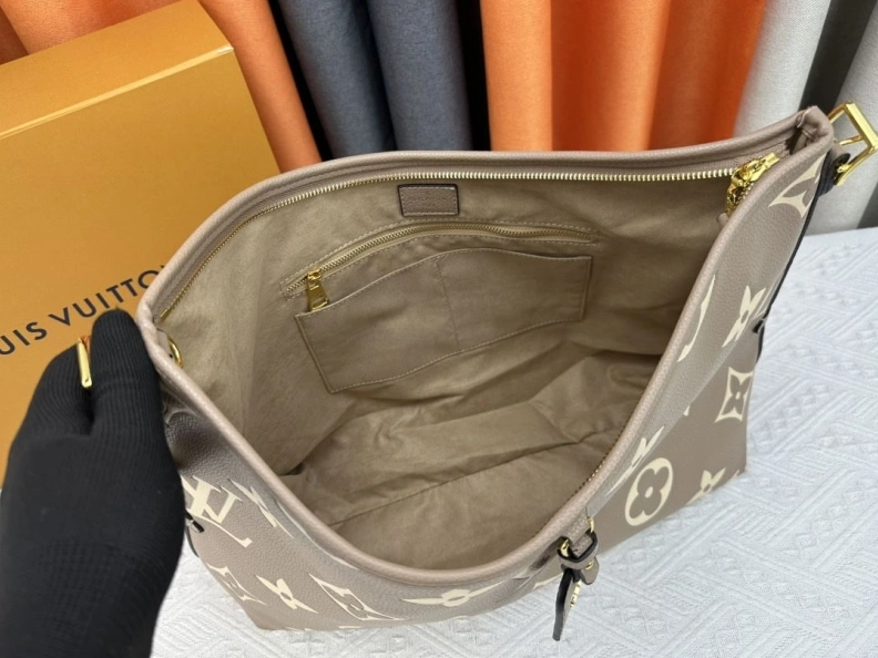 Unique LX Top Handle Bags 24182