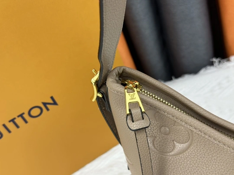 LX Top Handle Bags Stylish 24185