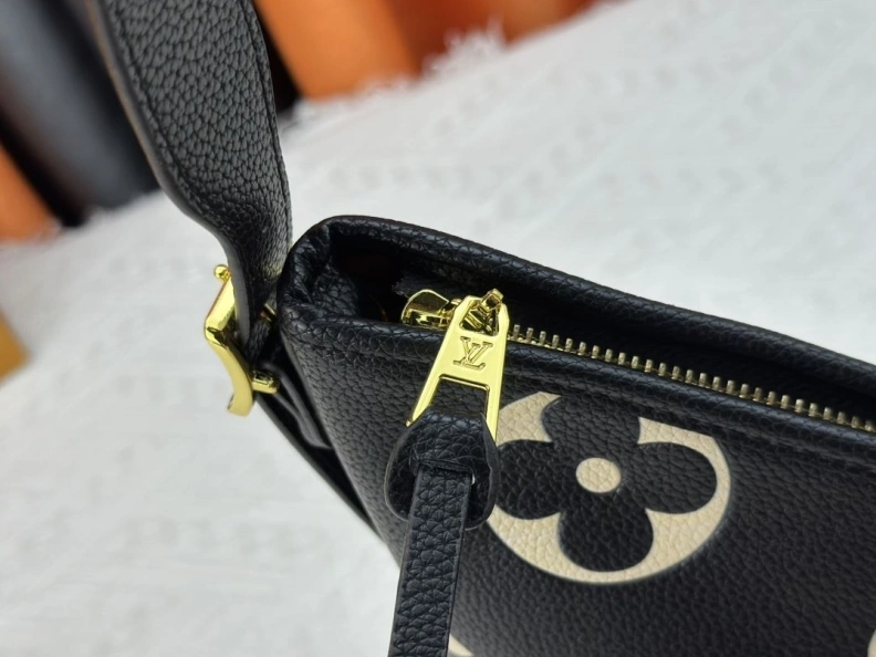 LX Top Handle Bags Soft 24198