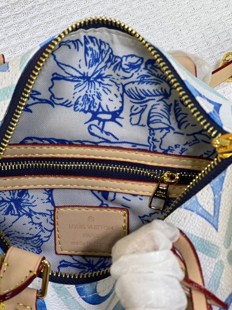 Bold LX Shopping Bags 24378