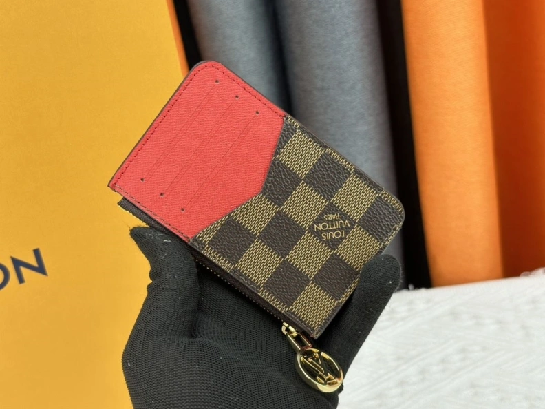 Trendsetting LX Wallets 23949