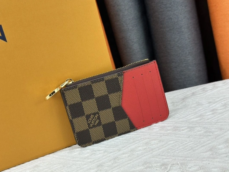 Trendsetting LX Wallets 23949