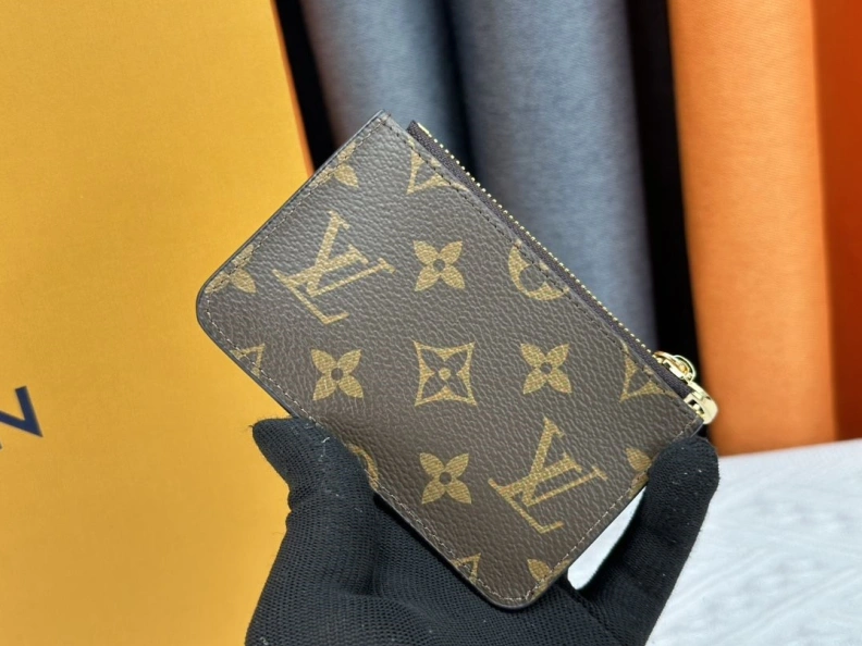 Resilient LX Wallets 23956
