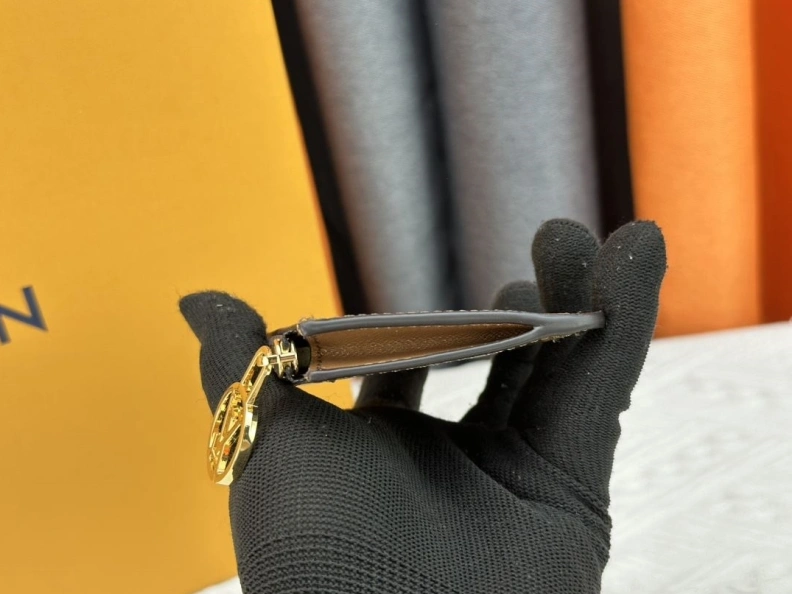 Efficient LX Wallets 23946