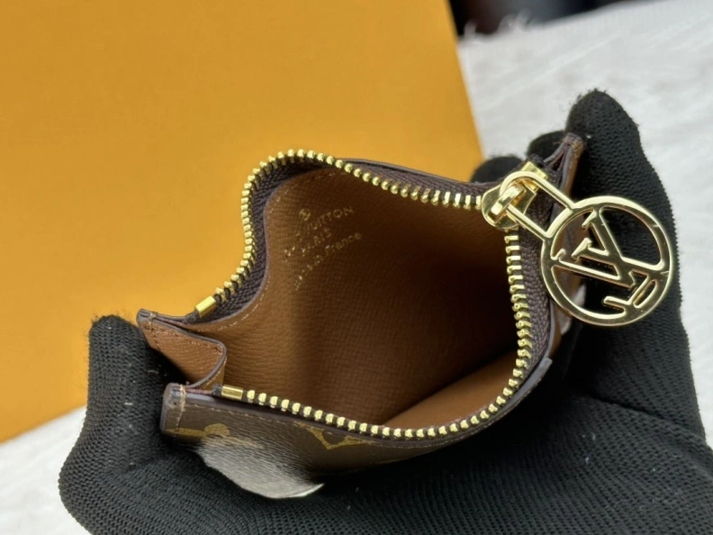 Efficient LX Wallets 23946