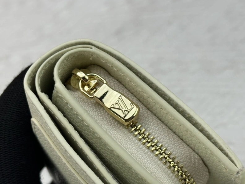 Comfortable LX Wallets 23924