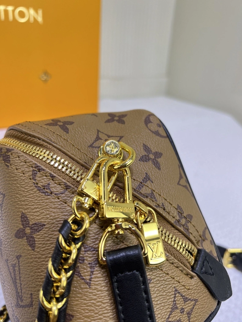 LX Cosmetic Bags DailyWear 24598