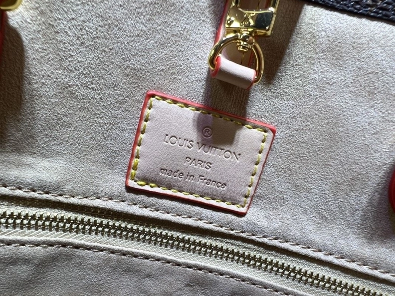 Resilient LX Shopping Bags 24340
