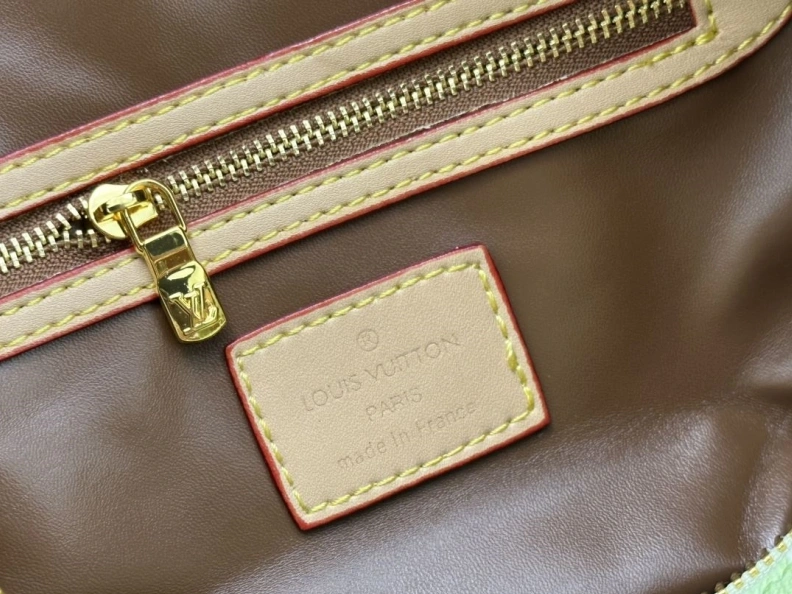 Versatile LX Speedy Bags 24241