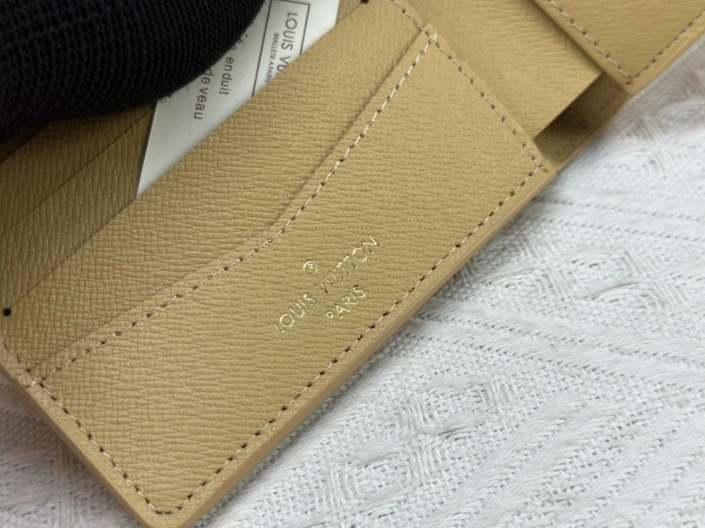 Bright LX Wallets 23920