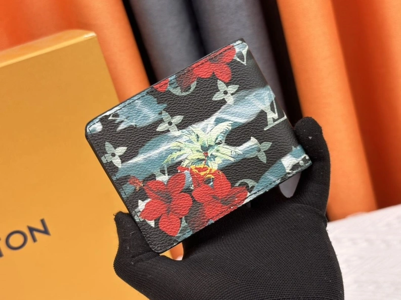 Sophisticated LX Wallets 23922
