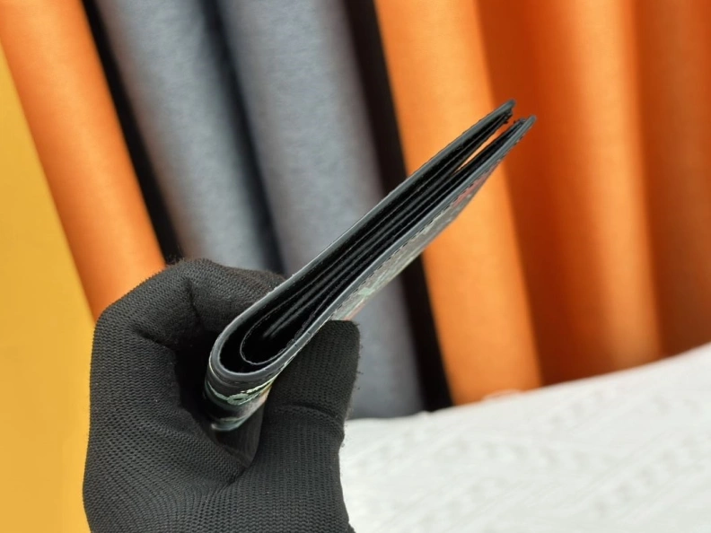 Sophisticated LX Wallets 23922