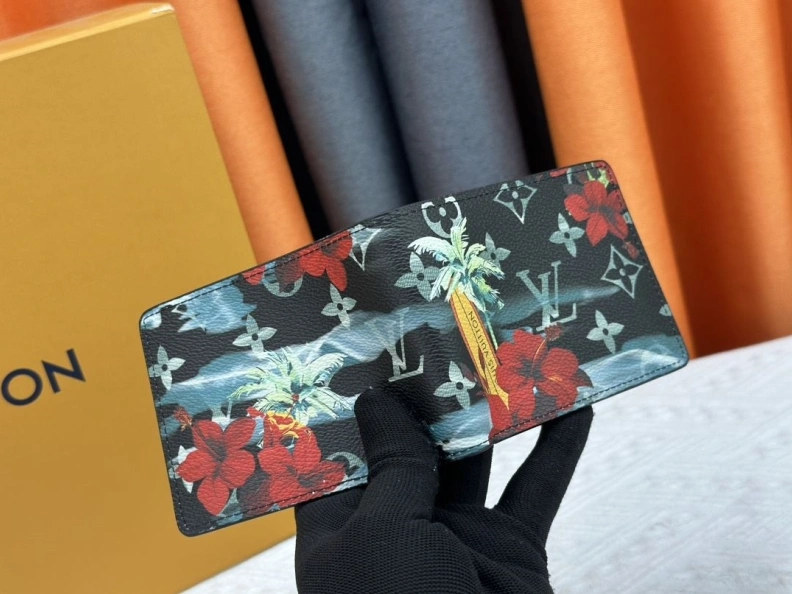 Sophisticated LX Wallets 23922