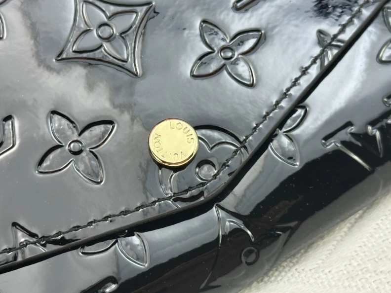 LX Wallets Refined 23895