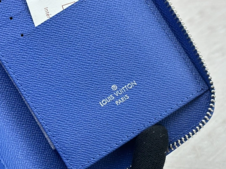 Lightweight LX Wallets 23862