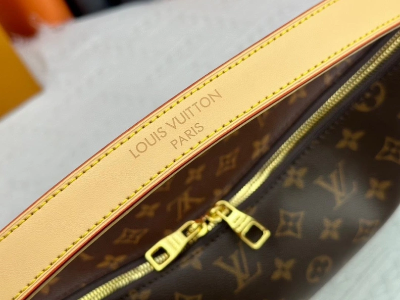 Trendsetting LX Top Handle Bags 22180