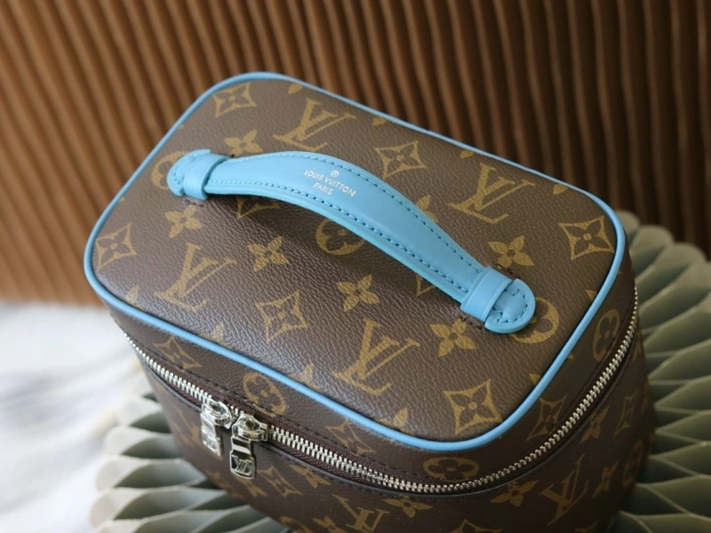Lightweight LX Cosmetic Bags 16951