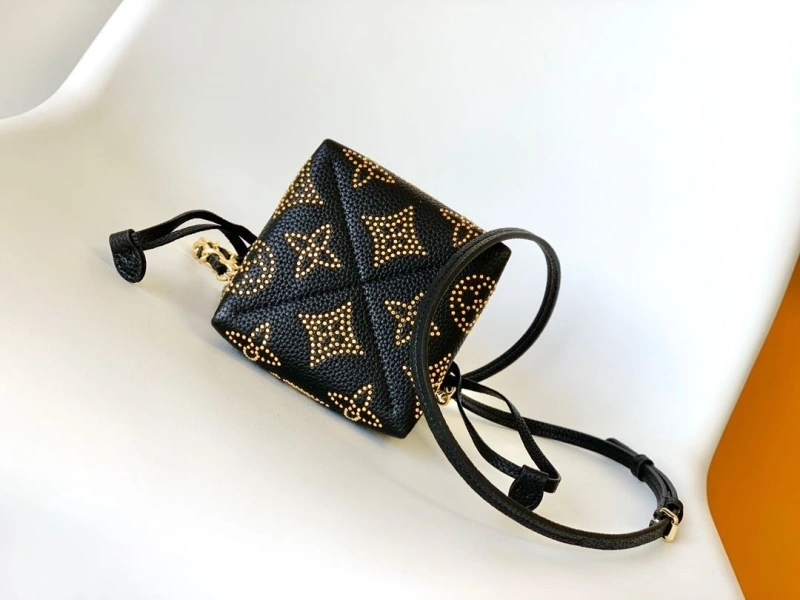 Timeless LX Bucket Bags 17089