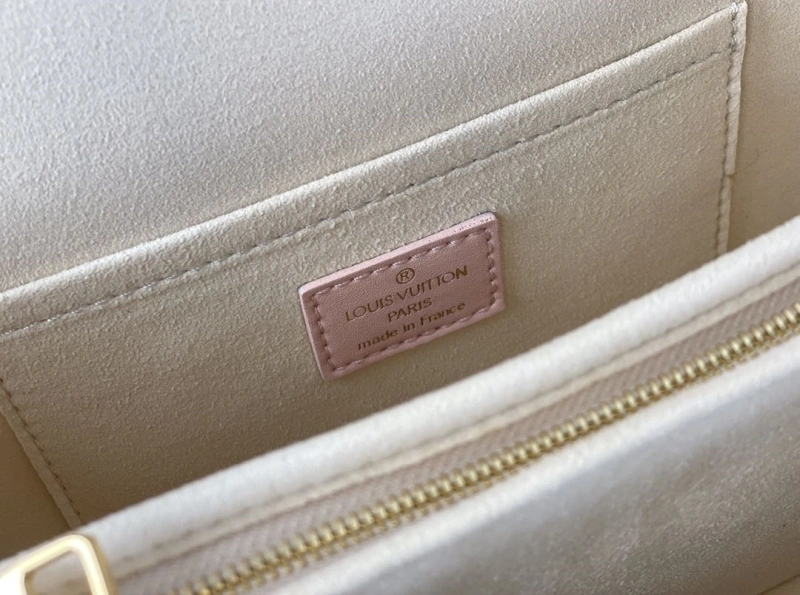Soft LX Satchel bags 16820